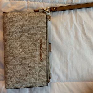 Michael Kors Wristlet